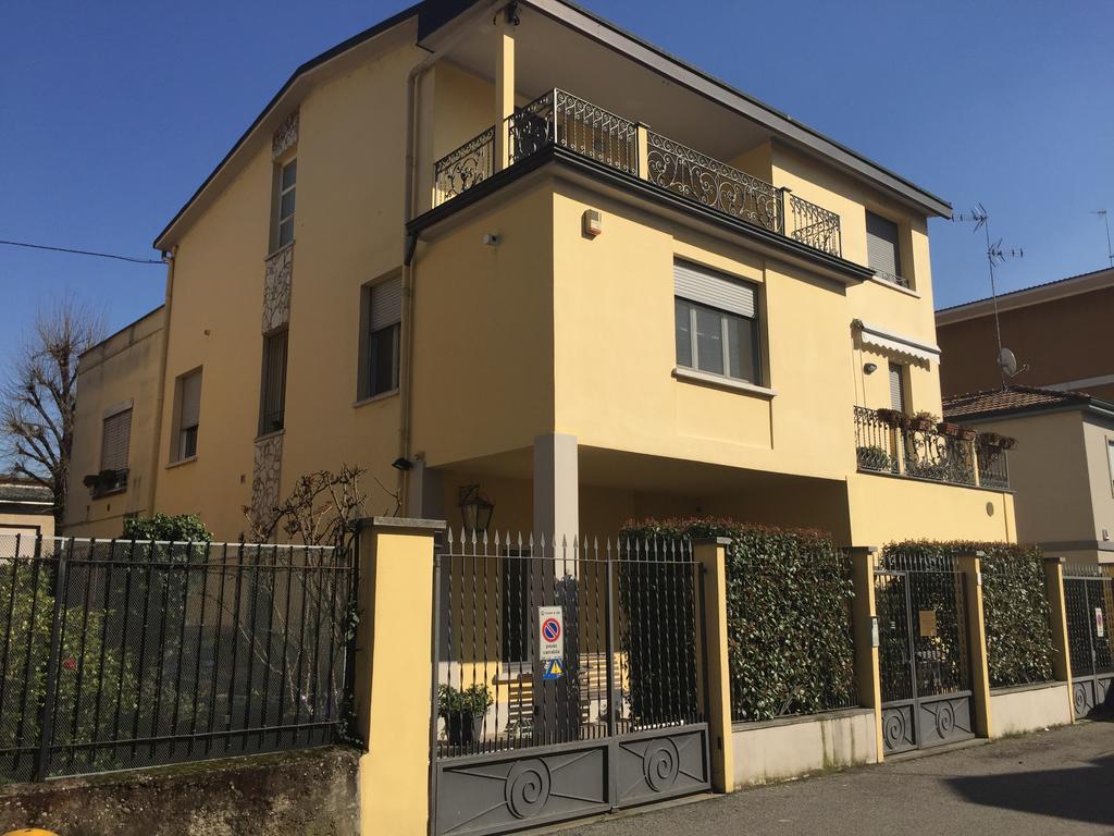 Guesthouse Flora Lodi Dış mekan fotoğraf